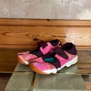 Nike Air Rift Pink Sneakers 2016
